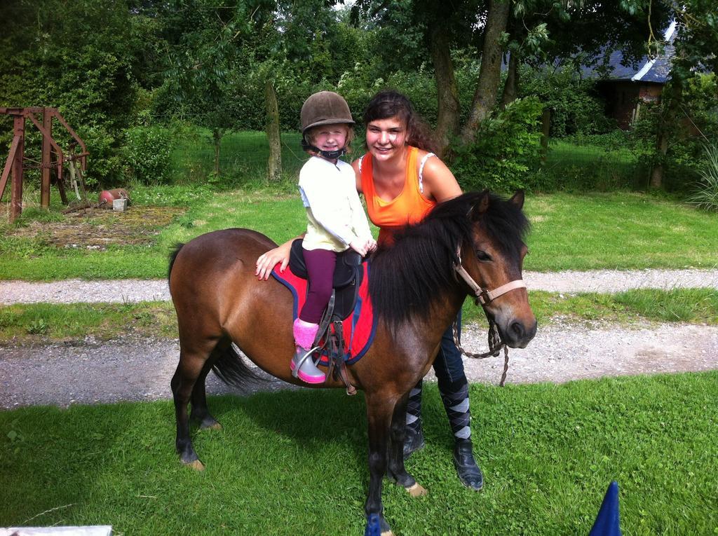 Gite Et Relais Equestre De Marie Tours-en-Vimeu Exteriör bild